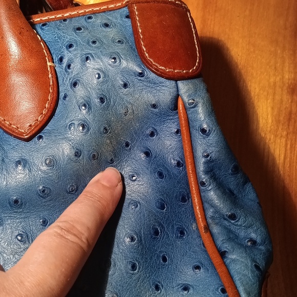 Dooney And Bourke Handbag - Picture 4 of 16